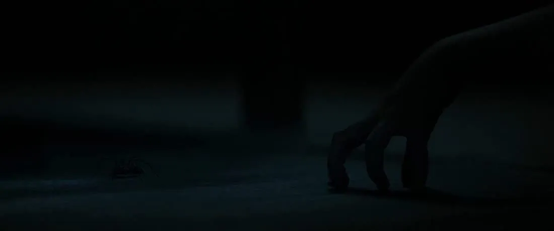 the-hole-in-the-ground-03